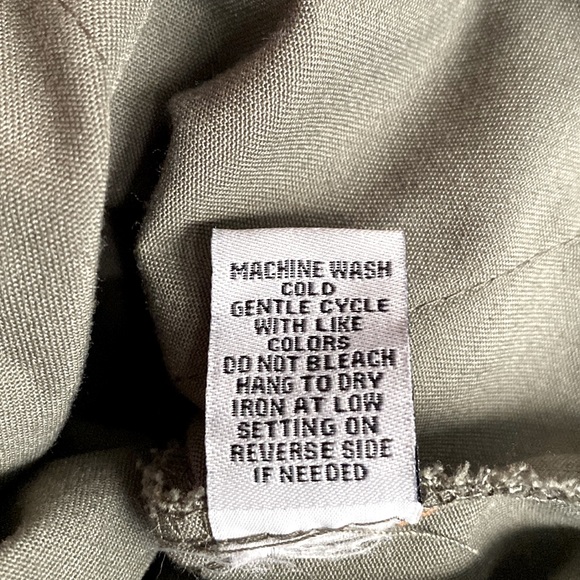 NEW V-Neck Romper with Removable Belt - Picture 7 of 7